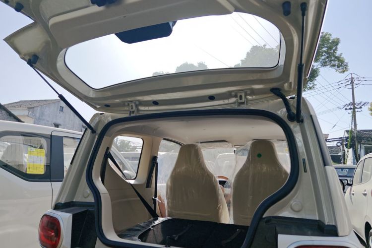 五菱汽车 宏光MINIEV 2024款 第三代 215km 青春版机舱底盘23