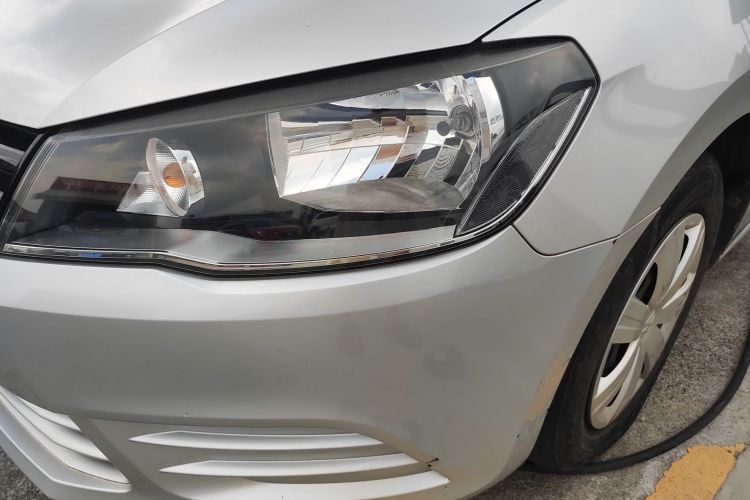 大众 捷达 2013款 1.6L 手动时尚型车身外观36