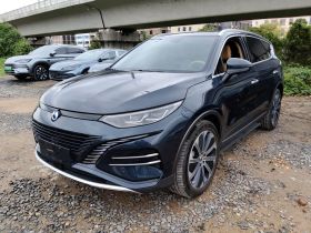 腾势N8 2023款 四驱超混旗舰七座版