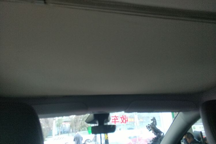 特斯拉 Model Y 2025款 长续航全轮驱动 首发版中控内饰22