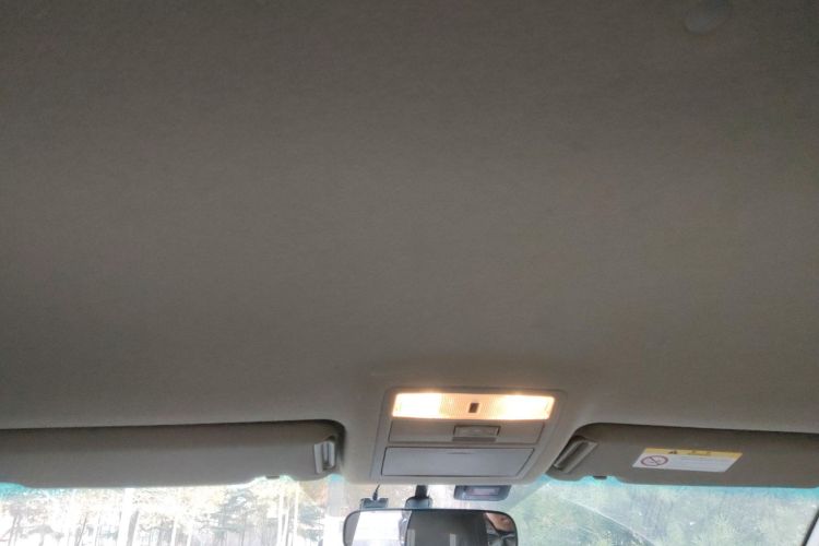 丰田 汉兰达 2012款 2.7L 两驱5座精英版局部细节22