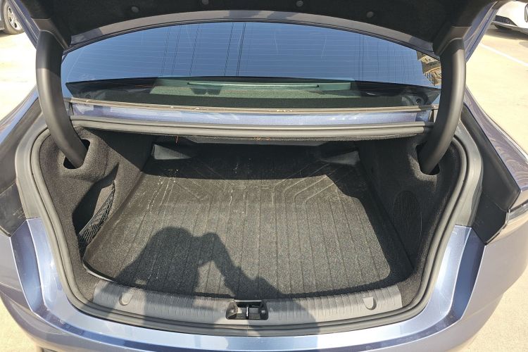 比亚迪 海豹 2024款 荣耀版 550km 精英型机舱底盘23