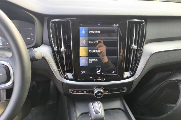 沃尔沃S60 2021款 T4 智逸豪华版中控内饰16