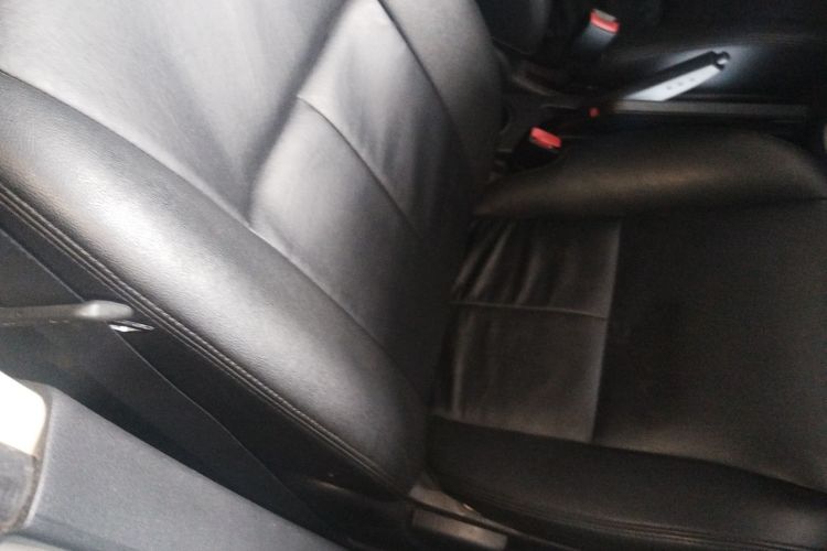 日产 骊威 2013款 劲锐 1.6XL CVT舒适版局部细节41