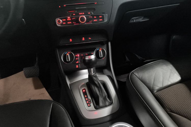 奥迪Q3 2018款 30周年年型 30 TFSI 时尚型局部细节18