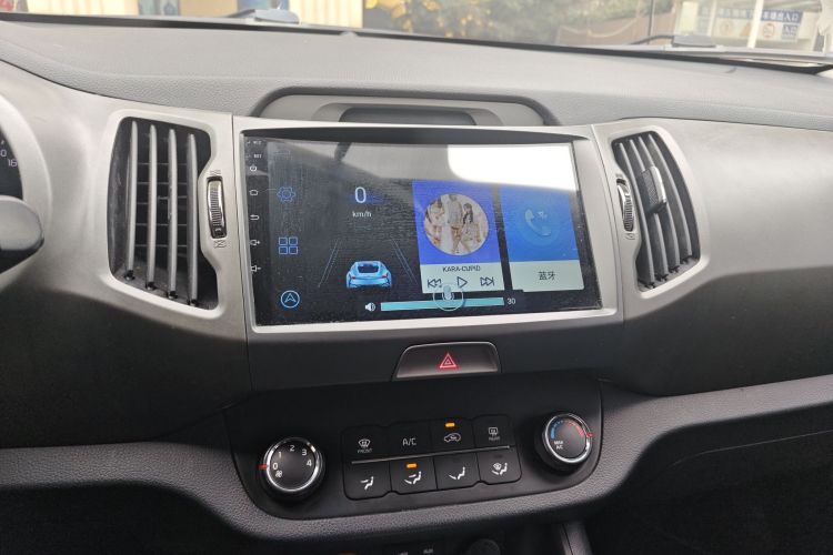 起亚 智跑 2016款 2.0L 手动两驱版GL中控内饰16
