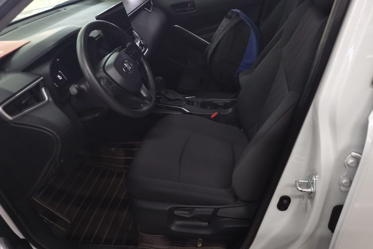 丰田 卡罗拉锐放 2023款 双擎 2.0L 先锋版中控内饰19