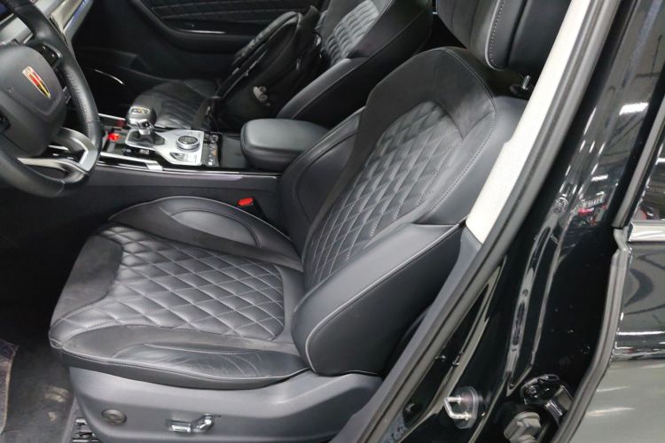 红旗HS5 2019款 2.0T 智联旗享四驱版中控内饰19