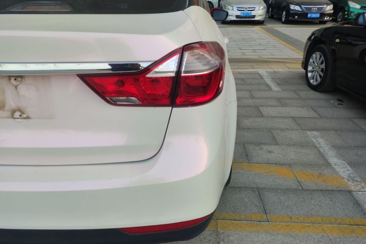 起亚K3 2016款 1.6L 自动GL车身外观9