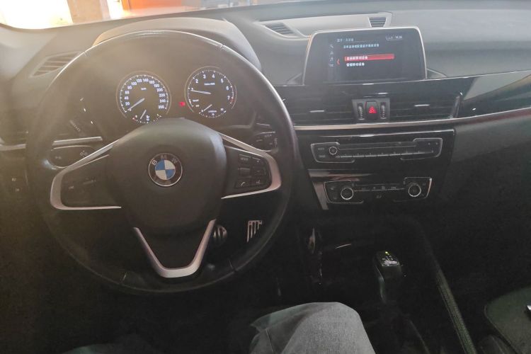 宝马X1 2019款 sDrive18Li 尊享型中控内饰12