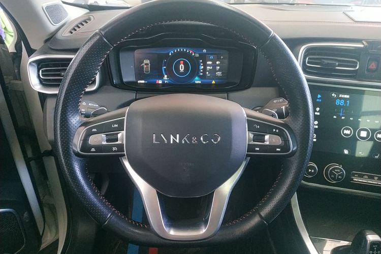 领克01 2017款 2.0T 四驱劲Pro版中控内饰13