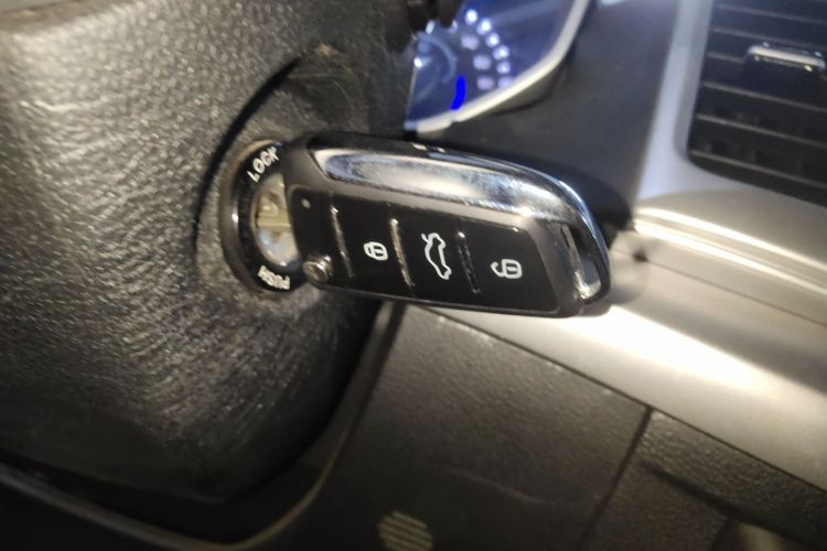 江汽集团 瑞风S3 2016款 1.5L 手动豪华智能型中控内饰7001