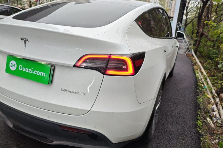 特斯拉 Model Y 2022款 改款 后轮驱动版车身外观6006