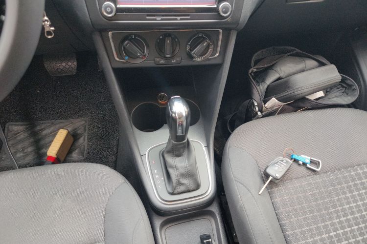 大众 Polo 2014款 1.4L 自动舒适版中控内饰18