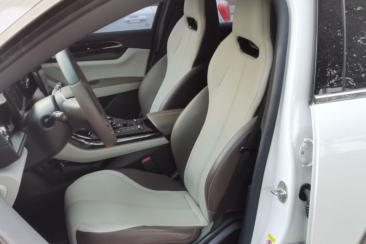 比亚迪 秦PLUS 2024款 荣耀版 DM-i 55KM领先型中控内饰19