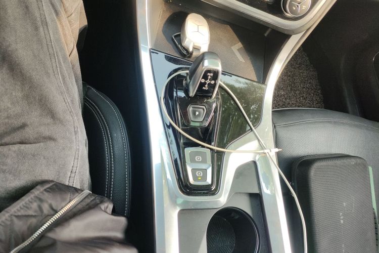 领克01 2017款 2.0T 两驱型Pro版中控内饰18