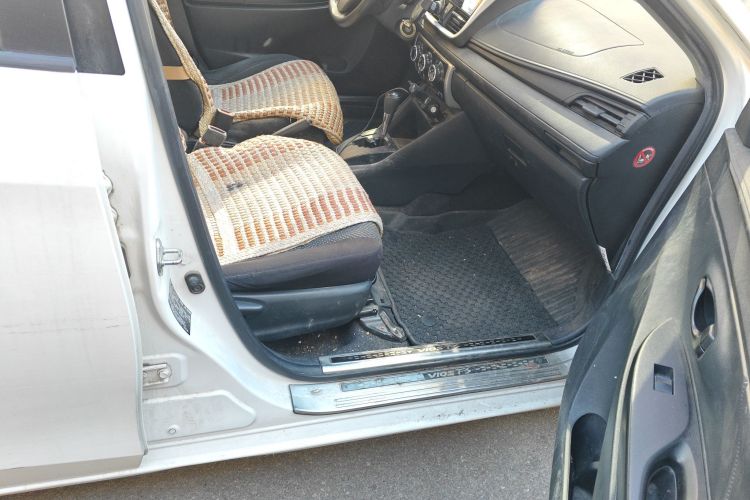 丰田 威驰FS 2017款 1.5L CVT锋驰版局部细节9005