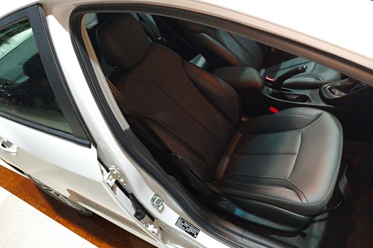 别克 英朗 2021款 改款 典范 1.5L 自动精英型局部细节41