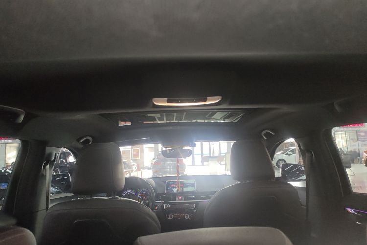 宝马X2 2020款 sDrive25i 领先型M运动套装中控内饰22