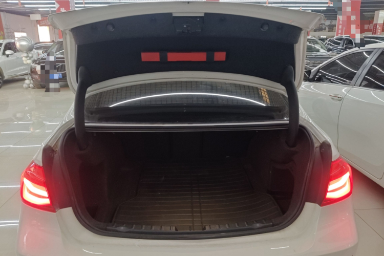 宝马3系 2018款 320i M运动套装机舱底盘23