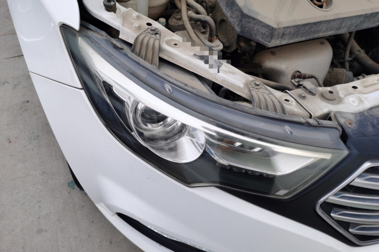 奔腾B30 2016款 1.6L 自动尊享型车身外观8