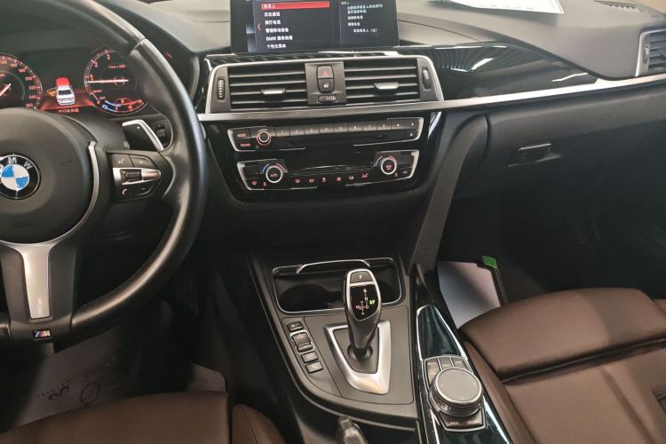 宝马3系 2019款 320Li M运动套装中控内饰16