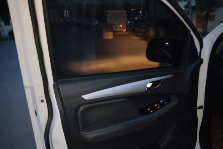 五十铃 瑞迈 2022款 2.8T经典柴油四驱舒适型标轴版JE493ZLQ6E中控内饰7007