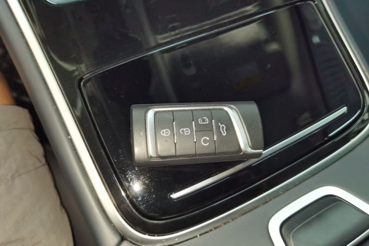 广汽传祺 传祺M8 2021款 领秀系列 390T 尊享版中控内饰11