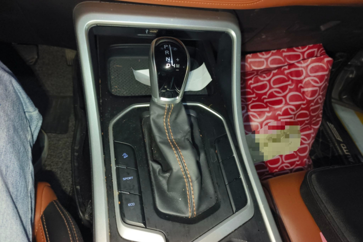 吉利汽车 远景X6 2020款 1.4T CVT亚运版中控内饰18