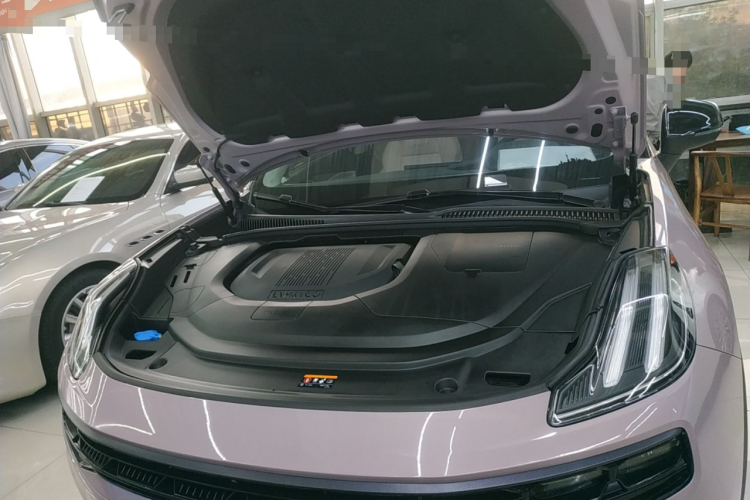 领克06 2021款 1.5T Shero粉色特别版机舱底盘24