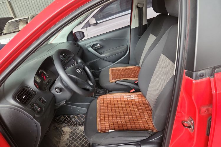 大众 Polo 2016款 1.4L 自动风尚型中控内饰19