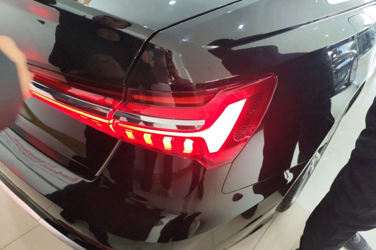 奥迪A6L 2020款 40 TFSI 豪华动感型车身外观6006