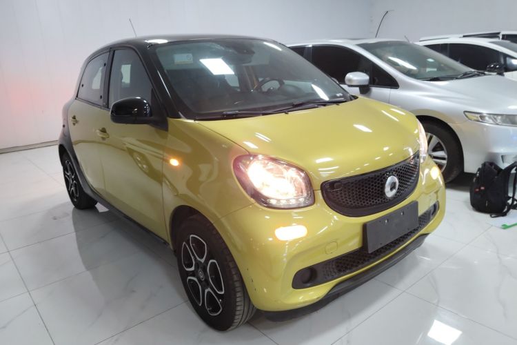 smart forfour 2016款 0.9T 66千瓦先锋版车身外观6002