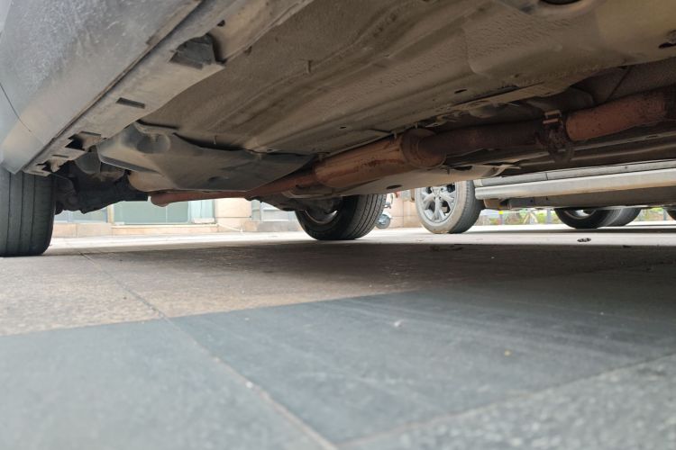 路虎 发现神行 2016款 2.0T SE局部细节9001