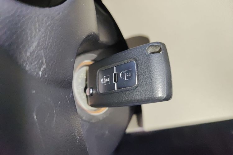 三菱 帕杰罗（平行进口） 中控内饰7001