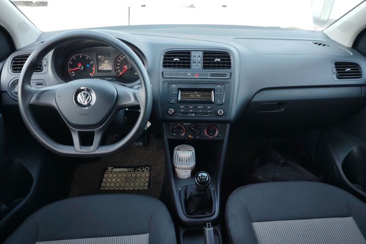 大众 Polo 2016款 1.4L 手动风尚型中控内饰12