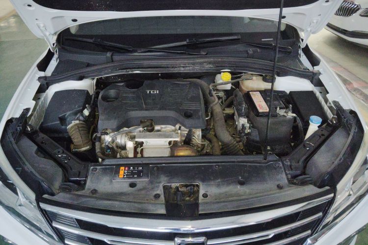 荣威i5 2019款 20T 自动4G互联超能旗舰版机舱底盘24