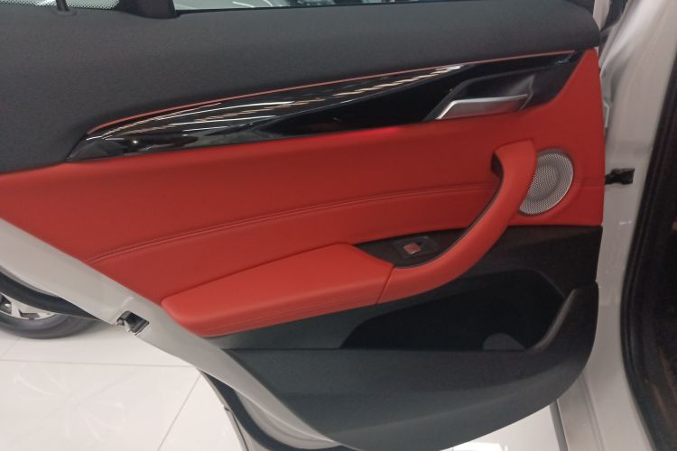 宝马X2 2021款 改款 sDrive25i M运动套装中控内饰7008