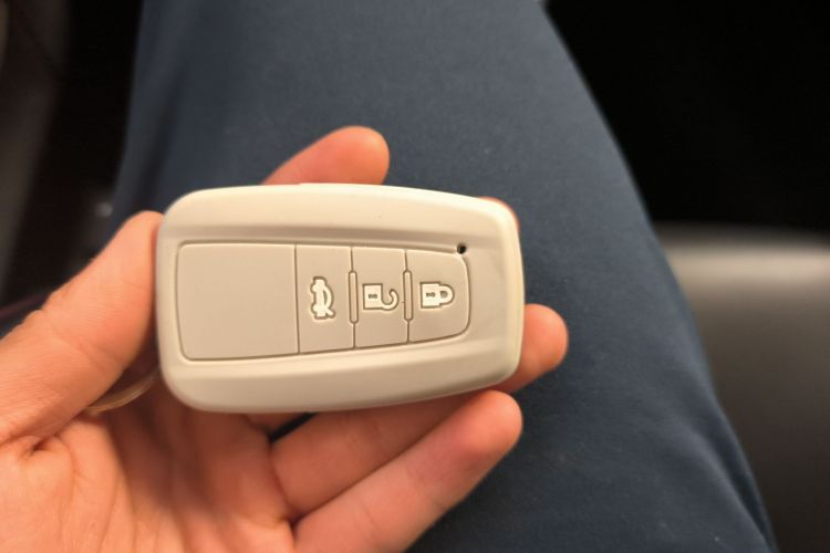 丰田 雷凌 2021款 双擎 1.8H E-CVT豪华版中控内饰7001