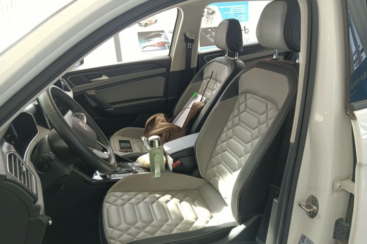 大众 探岳 2023款 300TSI 两驱豪华Plus进阶版中控内饰19