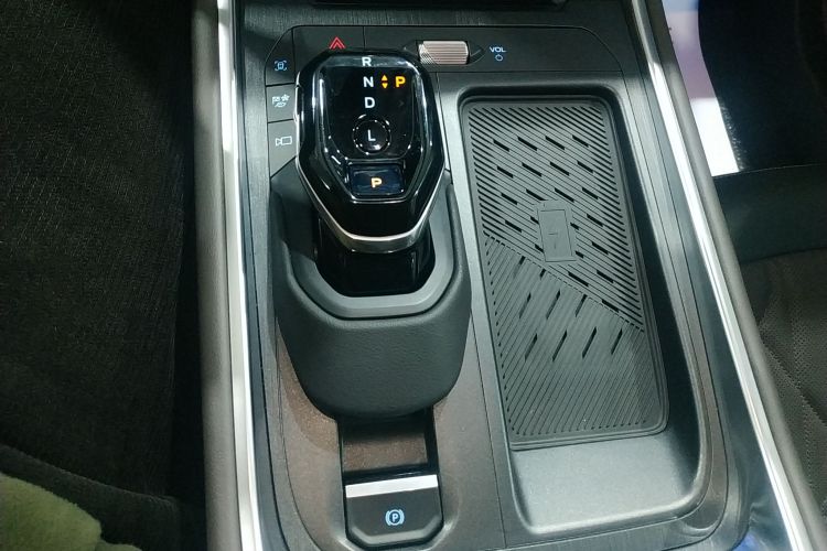 福特 2025款 锐界L 2.0T EcoBoost E混动四驱七座至尊型中控内饰18