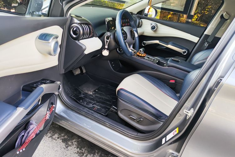 比亚迪 元PLUS 2023款 冠军版 510KM 领先型中控内饰7003