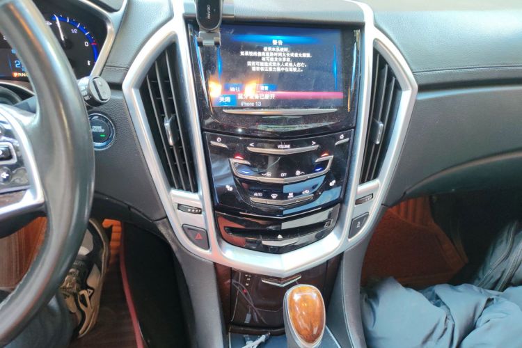 凯迪拉克SRX 2014款 3.0L 精英型中控内饰16