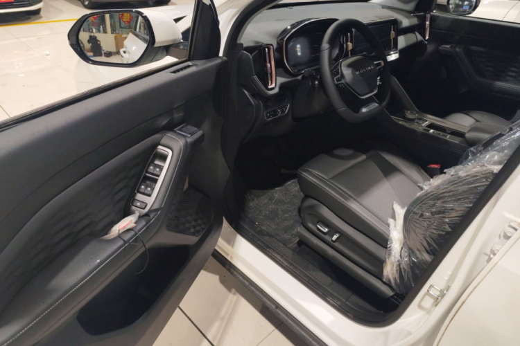 五菱汽车 五菱星云 2023款 2.0L DHT 旗舰版中控内饰7003