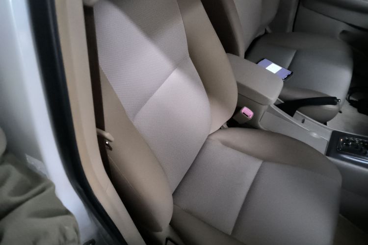 丰田 花冠 2013款 1.6L 自动卓越版局部细节41