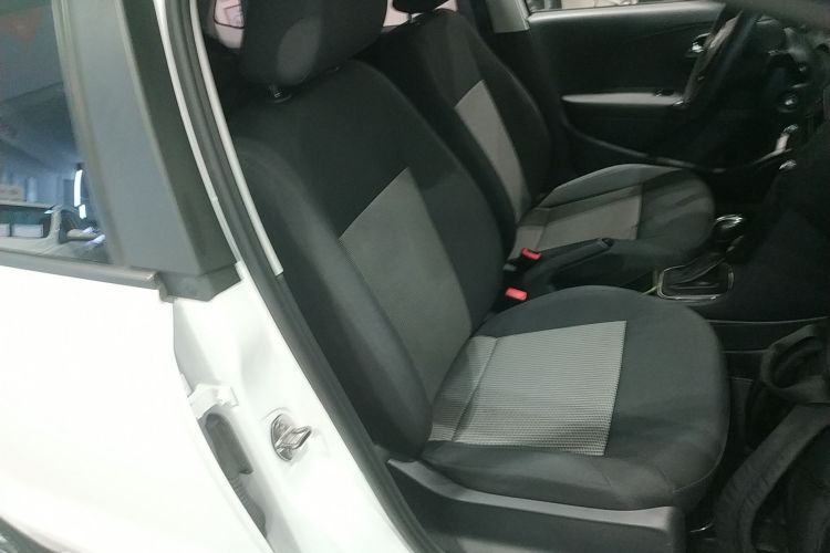 大众 Polo 2016款 1.4L 自动风尚型局部细节41