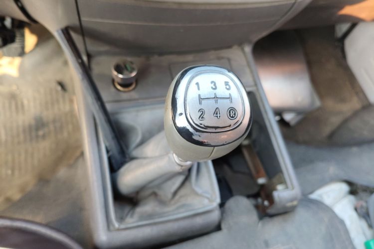 金杯 海狮 2014款 2.0L第五代快运王商务型4G21B中控内饰18