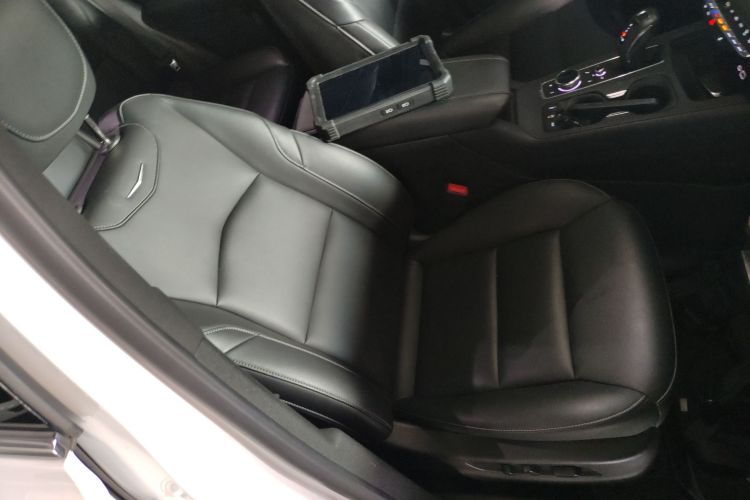 凯迪拉克XT4 2018款 28T 两驱领先型局部细节41