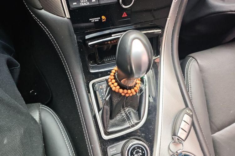 英菲尼迪Q50L 2016款 2.0T 进取版中控内饰18