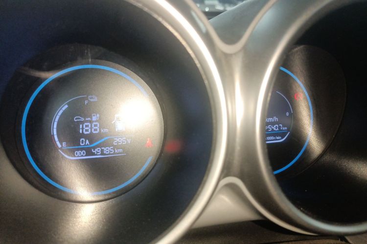 欧拉黑猫 2019款 301km 标准版中控内饰14